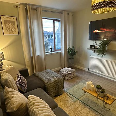 Lovely Modern 2 Bedrom Unit Close To City Center Dalneigh Bagian luar foto