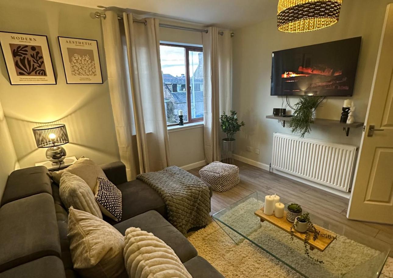 Lovely Modern 2 Bedrom Unit Close To City Center Dalneigh Bagian luar foto