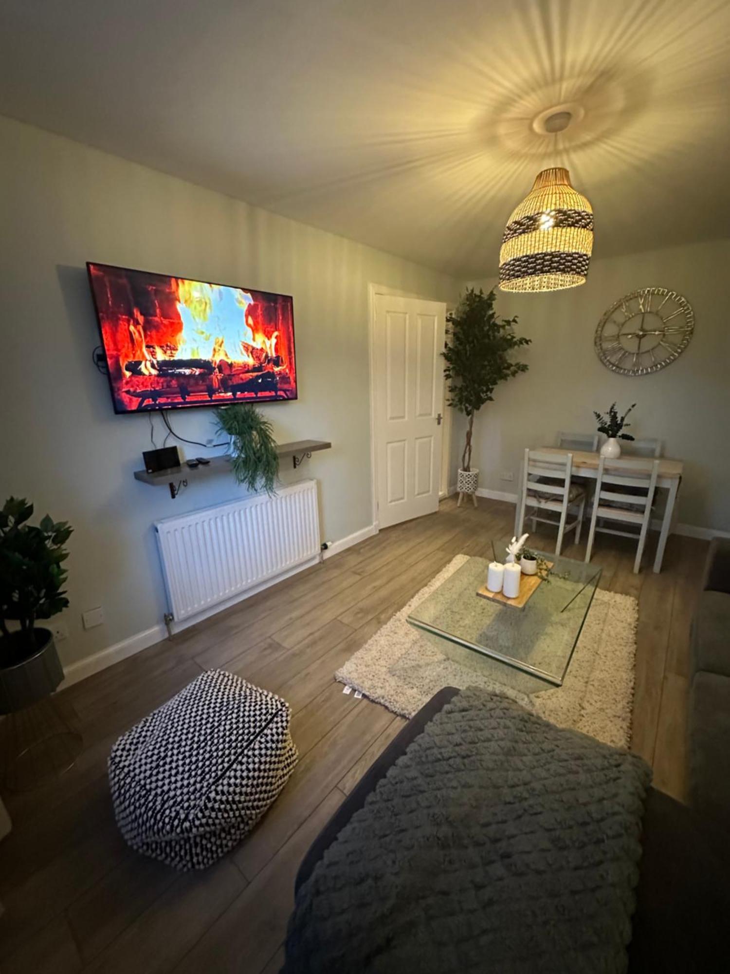 Lovely Modern 2 Bedrom Unit Close To City Center Dalneigh Bagian luar foto